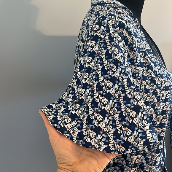 Light and airy ruffle sleeve short sleeve blouse. Deep b neck with self tie - Picture 7 of 7